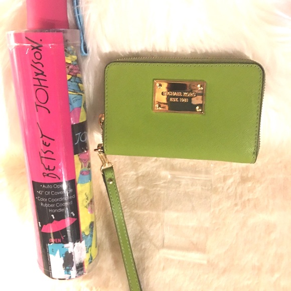 NWOT Micheal Kors green/wallet and Umbrella.